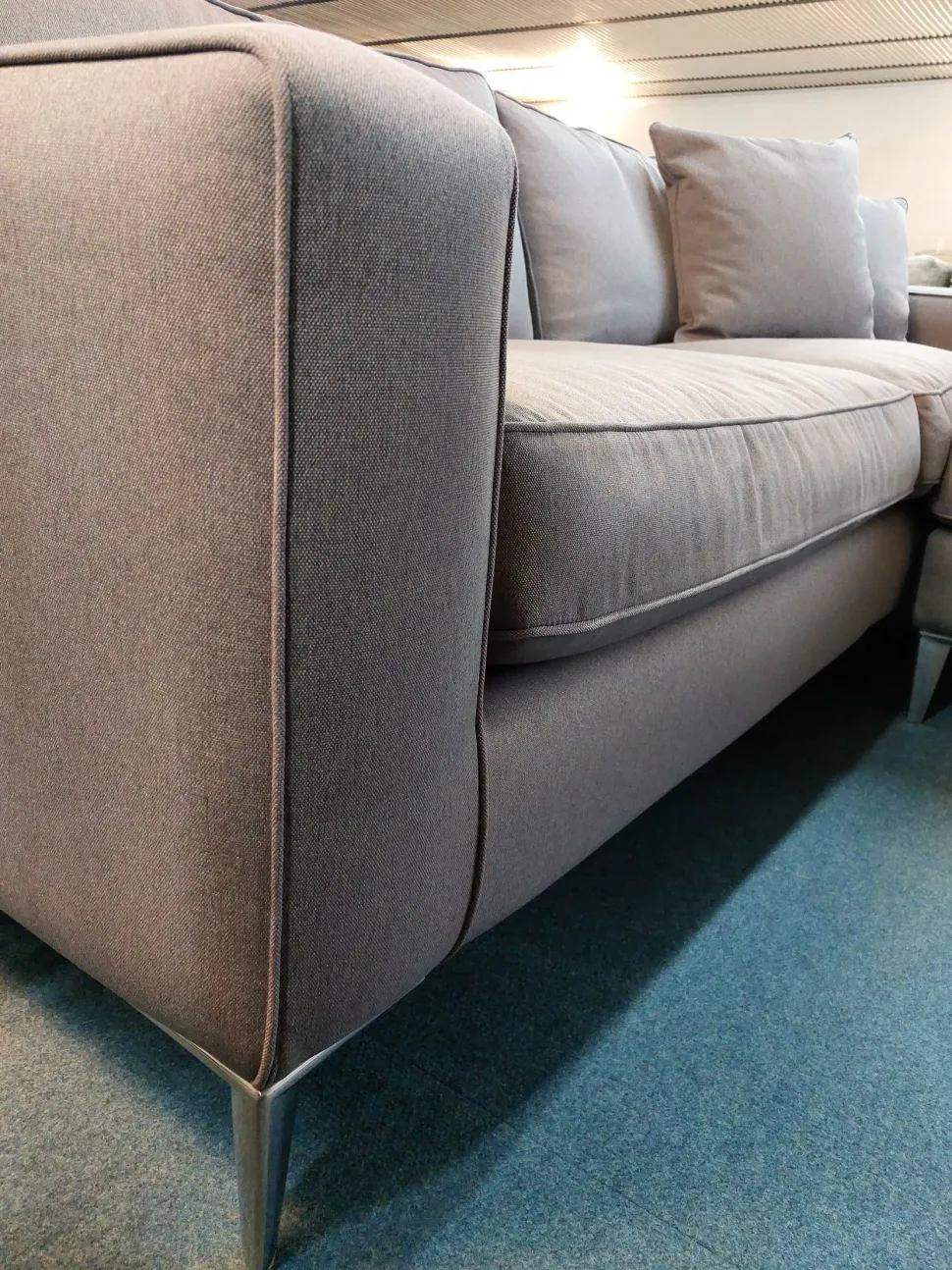 Divano Bond di Cavadivani in stile moderno a prezzo scontato