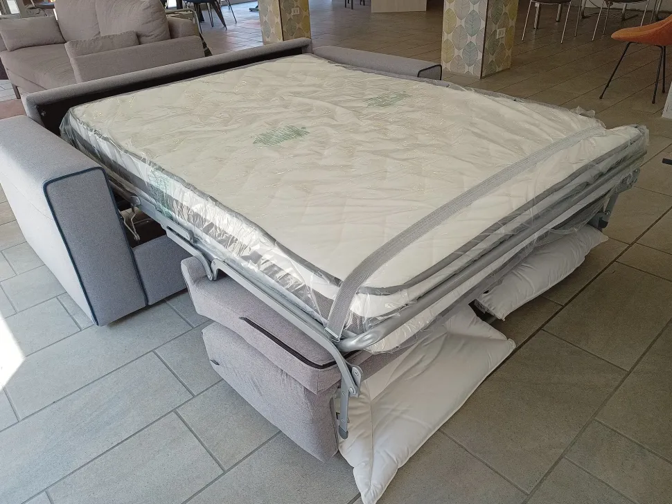 Divano Brian in Tessuto sfoderabile di Family bedding scontato 12%