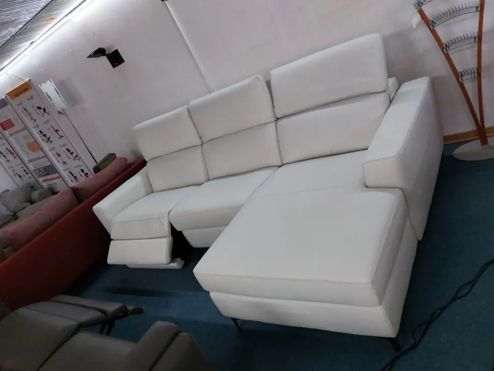 Divano Cambridge small di Rosini in stile moderno in Offerta Outlet