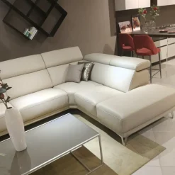 Divano Charleston di Nicoletti home in stile moderno a prezzo Outlet