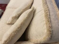 Divano Classico in Tessuto non sfoderabile  di Collezione esclusiva scontato 50%