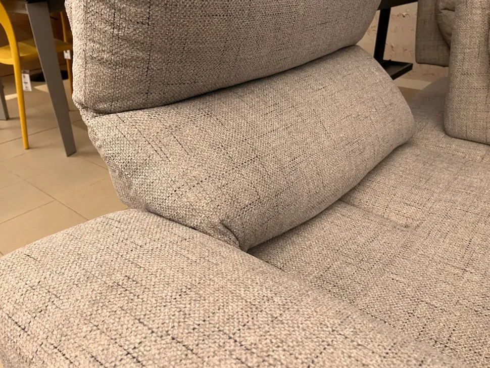 Divano Con penisola Astor Samoa ad un prezzo conveniente