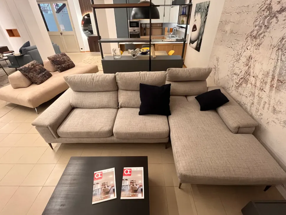 Divano Con penisola Astor Samoa ad un prezzo conveniente