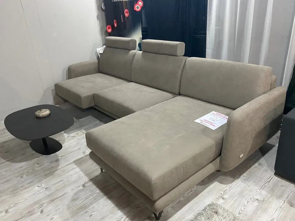 Divano con penisola Bristol Doimo salotti in Offerta Outlet