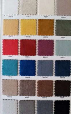 Divano con penisola in Ecopelle Artigianale a prezzo scontato