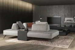 Divano con penisola in stile Design Con seduta fissa con forte sconto