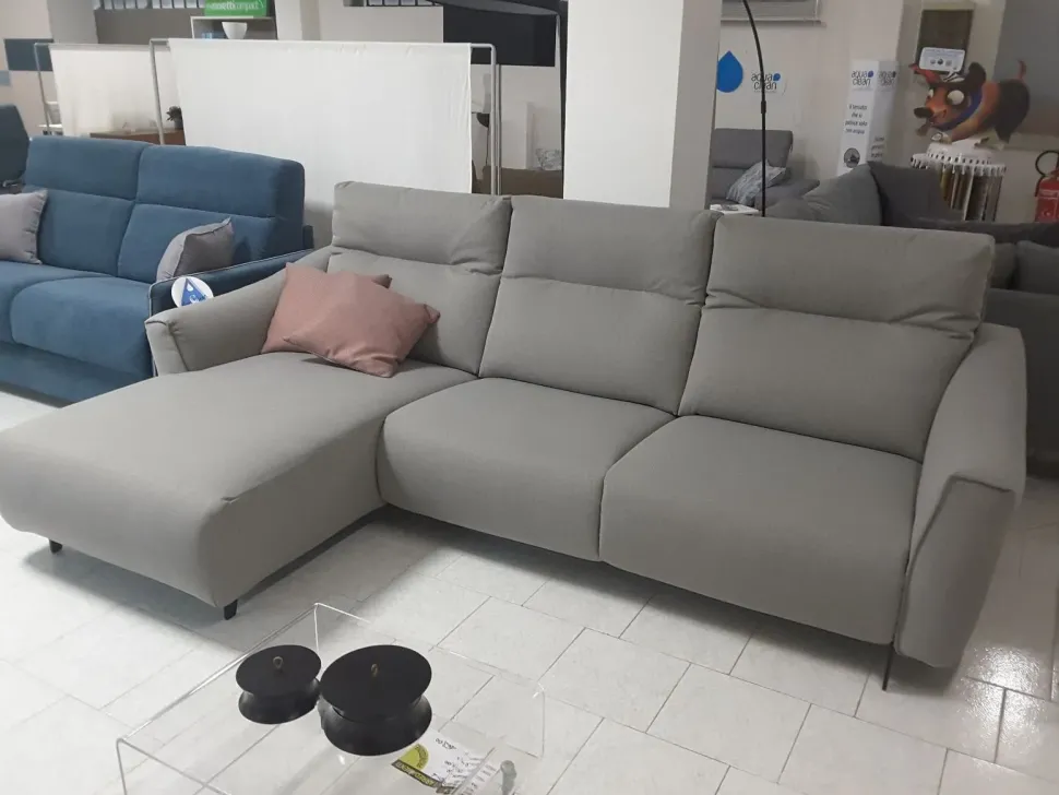 Divano Con penisola Madrid Rosini in Offerta Outlet a 3380€