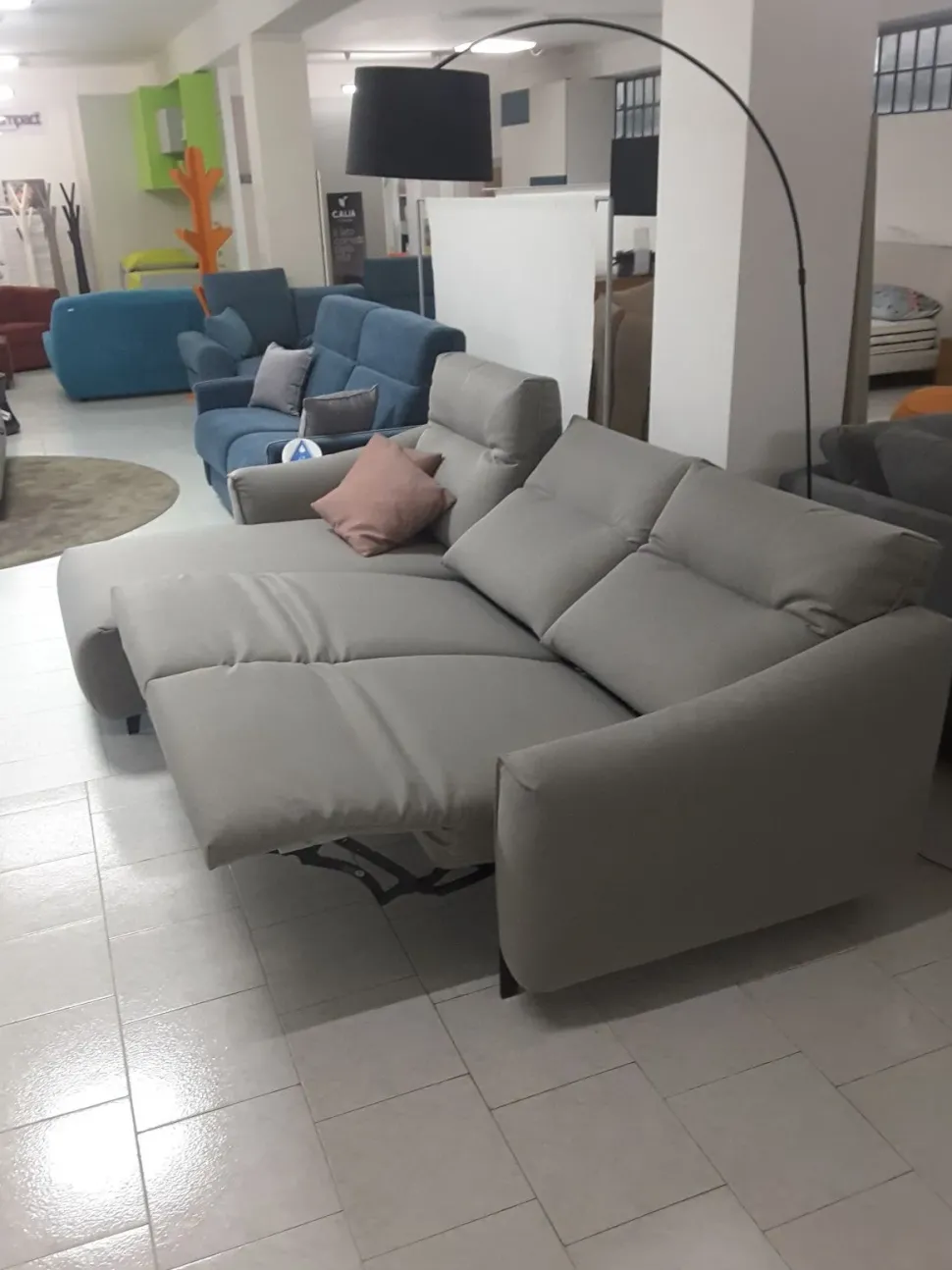 Divano Con penisola Madrid Rosini in Offerta Outlet a 3380€