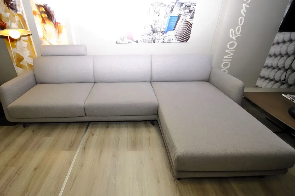 Divano Con penisola modello Bristol di Doimo salotti in offerta