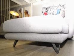 Divano Con penisola modello Bristol di Doimo salotti in offerta