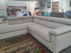 Divano con penisola modello Reflect di Samoa a prezzi convenienti