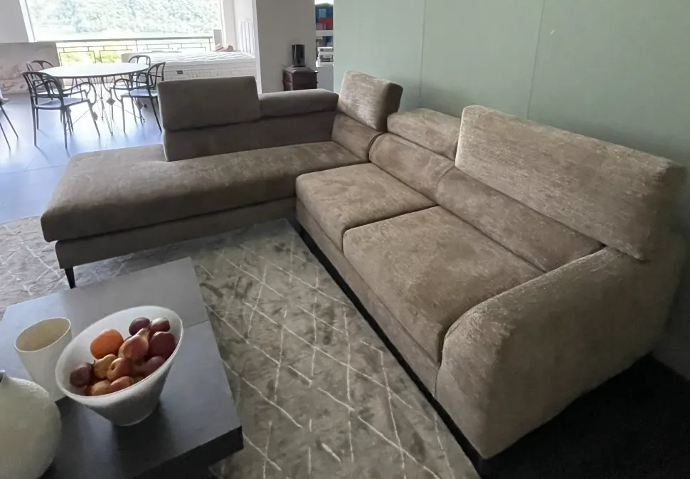 Divano Con penisola modello Divano penisola piede alto di Zr in offerta