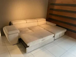 Divano con penisola modello Twister di Artigianale con forte sconto