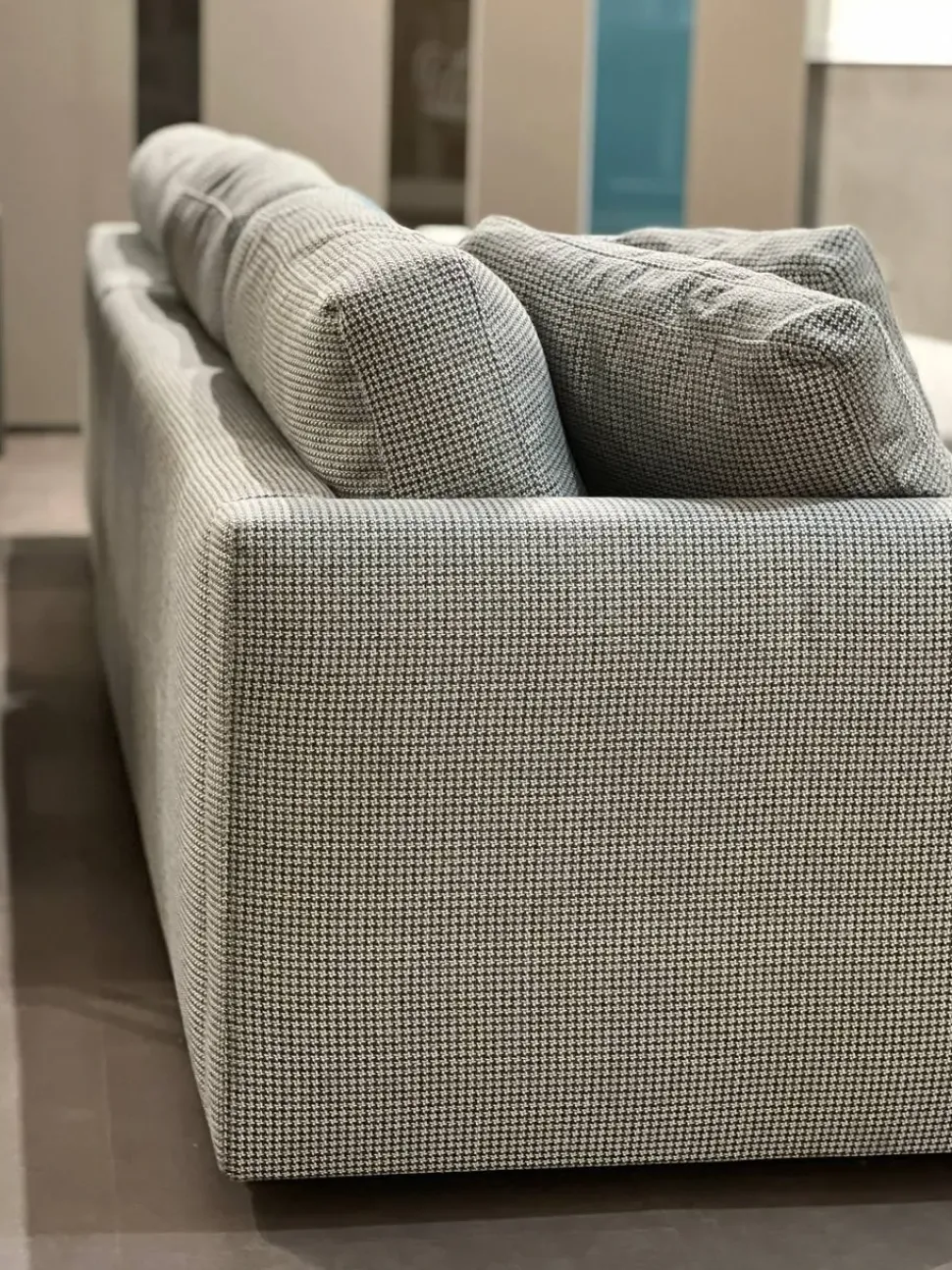 Divano Con penisola modello Glee di Lema in offerta