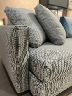 Divano Con penisola modello Glee di Lema in offerta