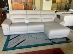 Divano con penisola Pasha Calia in Offerta Outlet