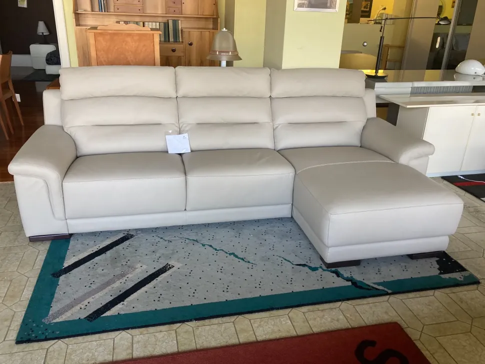 Divano con penisola Pasha Calia in Offerta Outlet