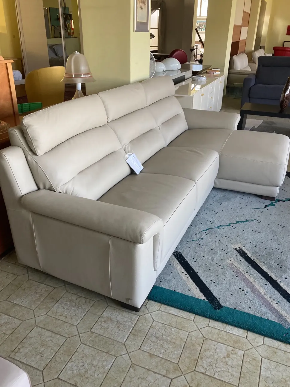 Divano con penisola Pasha Calia in Offerta Outlet