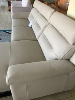 Divano con penisola Pasha Calia in Offerta Outlet