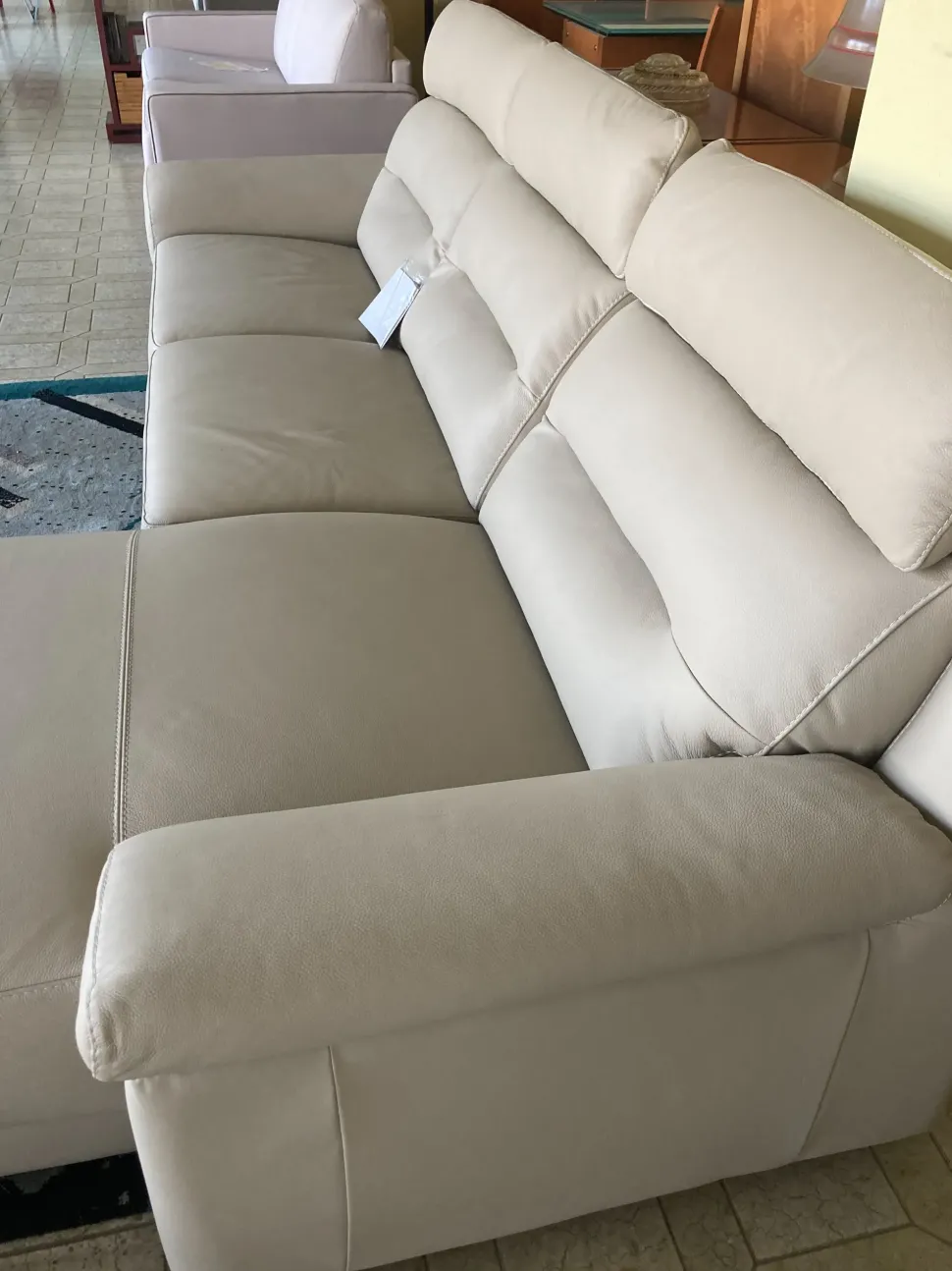 Divano con penisola Pasha Calia in Offerta Outlet