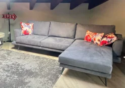 Divano Con penisola Philip 77 di Doimo salotti a prezzo ribassato