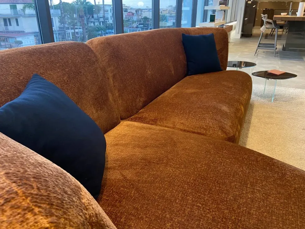 Divano Con penisola tessuto modello Londy di Lago