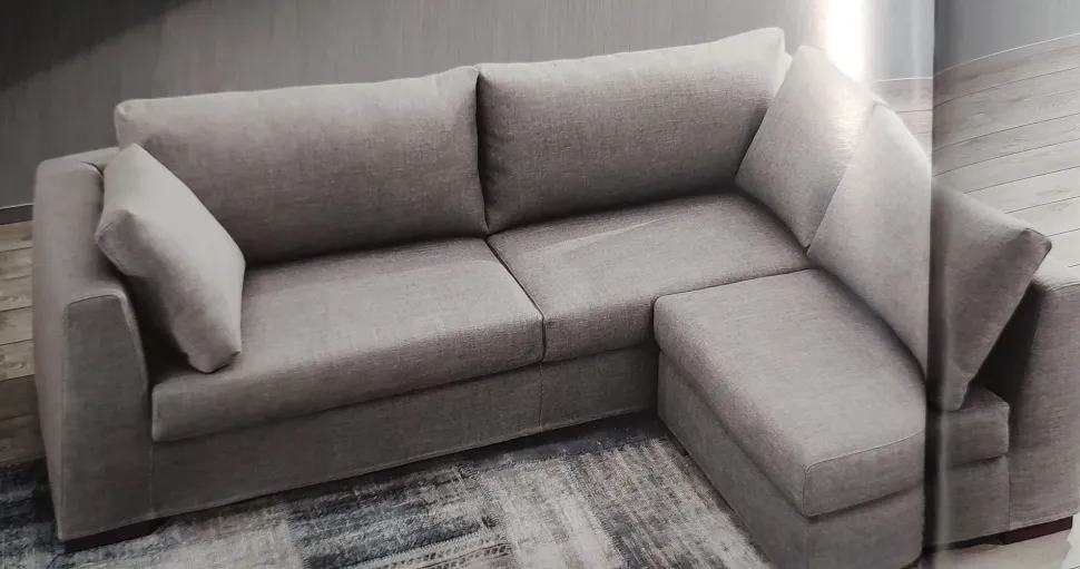 Divano con penisola tessuto in poliuretano Fabbri salotti in Offerta Outlet