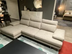 Divano con penisola Toby wing Calia ad un prezzo conveniente