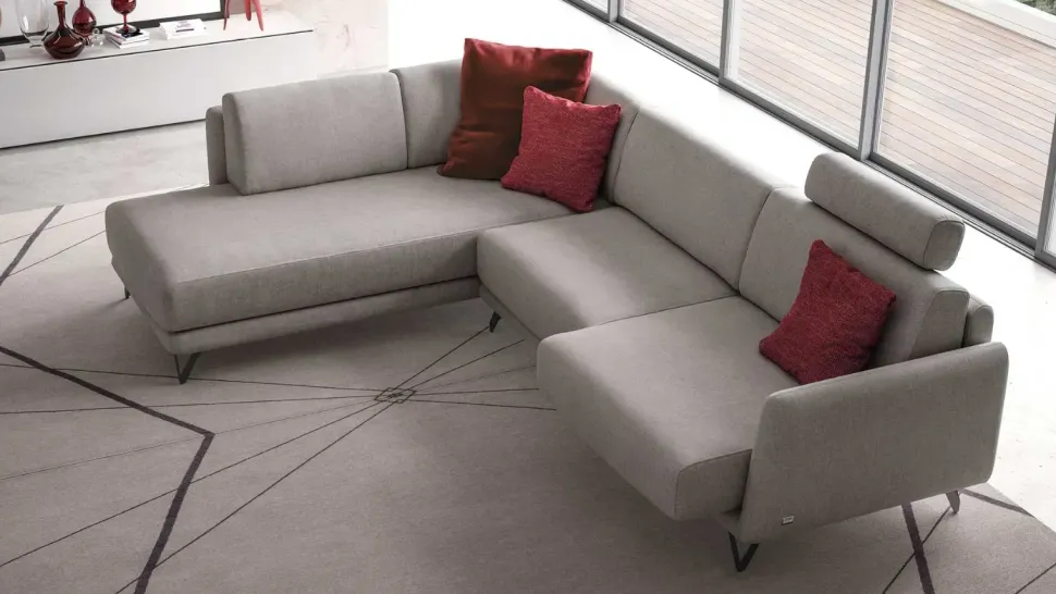 Divano da 5 posti modello Bristol di Doimo salotti scontato