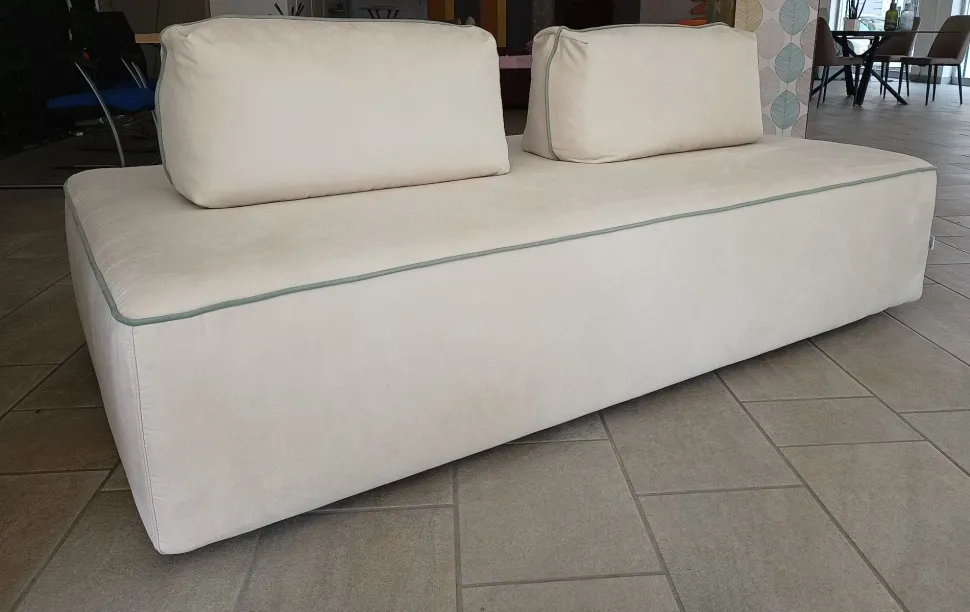 Divano da 2 posti modello Silvan di Biel scontato