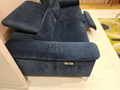 Divano da 2 posti modello Divano modello vittoria di Artigianale scontato