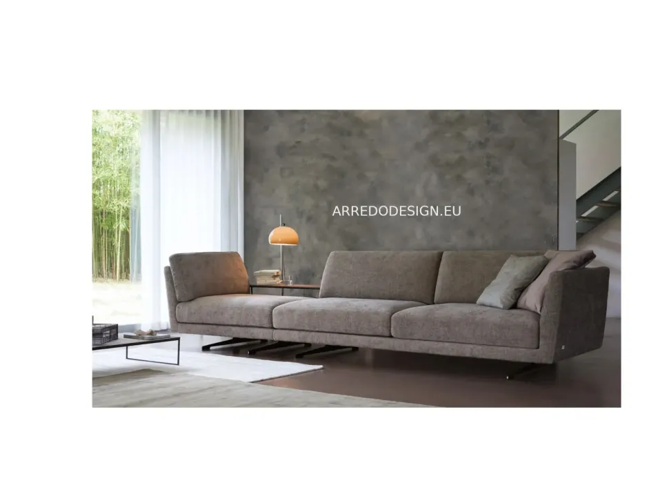 Divano da 5 posti modello Gregory di Doimo salotti scontato