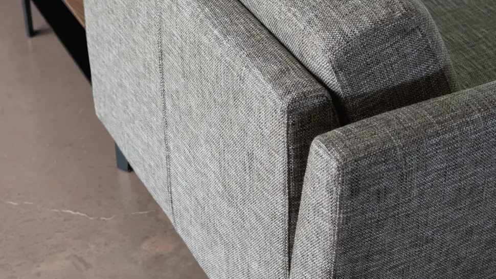 Divano da 5 posti modello Gregory di Doimo salotti scontato