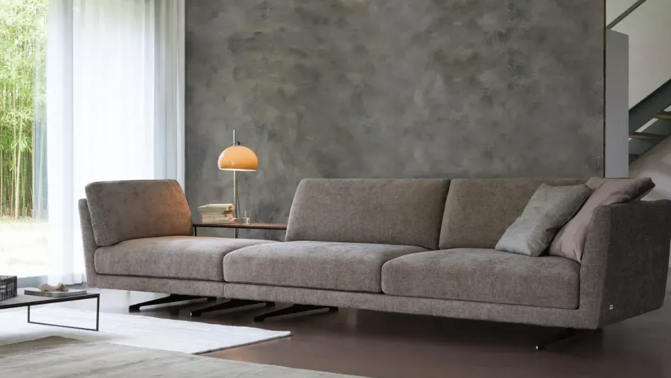 Divano da 5 posti modello Gregory di Doimo salotti scontato