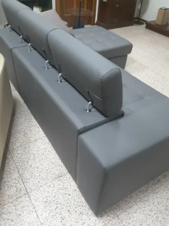 Divano da 3 posti modello Borg di Artigianale scontato