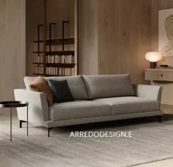 Divano da 3 posti modello Elton di Doimo salotti scontato