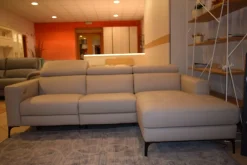 Divano da 4 posti modello Matt di Collezione esclusiva scontato