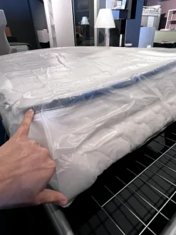 Divano da 3 posti modello Aosta di Artigianale scontato