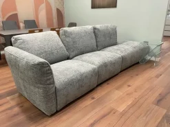 Divano da 4 posti modello Carrera di Franco ferri scontato