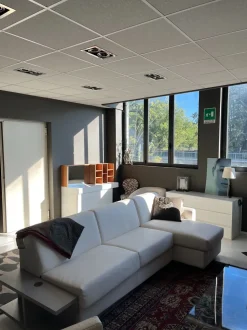 Divano da 4 posti modello Goodman di Doimo salotti scontato