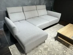 Divano da 3 posti modello Marko di Le comfort scontato