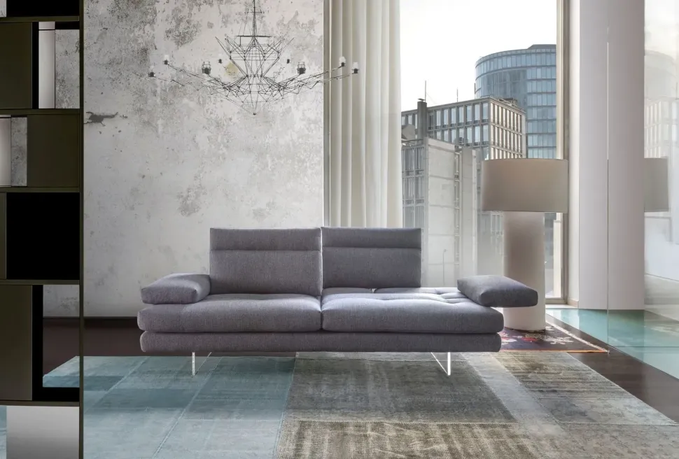 Divano da 3 posti modello Toby wing di Calia scontato