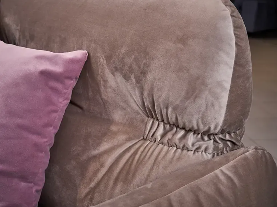 Divano Dea di Max divani in stile design in Offerta Outlet