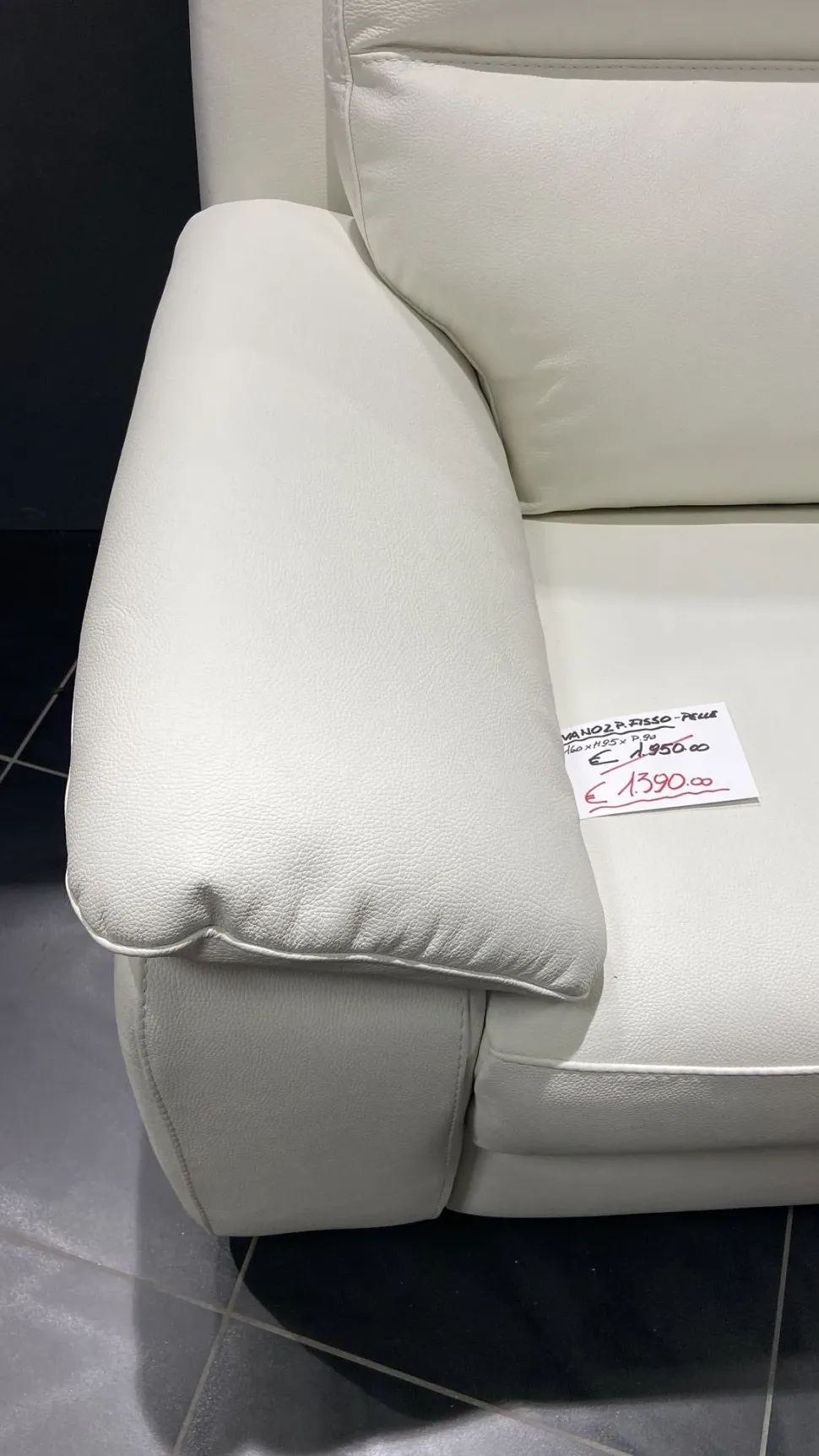 Divano design pelle New york di Nicoletti home con sconto del - 44%