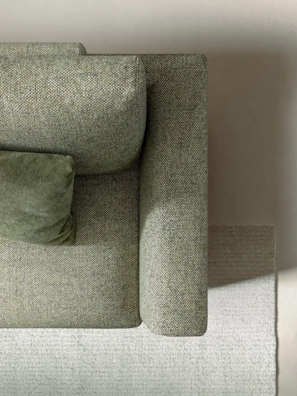 Divano design tessuto Norman di Doimo salotti con sconto del - 40%