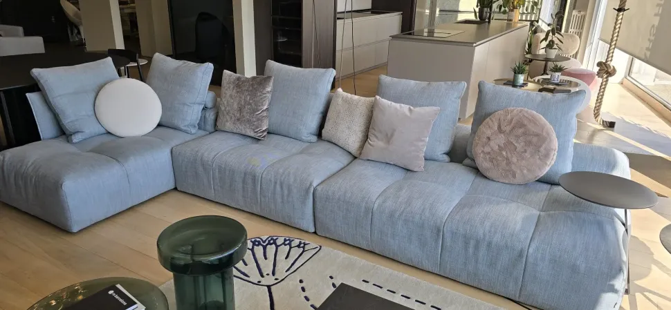 Divano design tessuto Pixel di Saba con sconto del - 40%