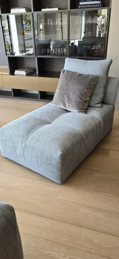 Divano design tessuto Pixel di Saba con sconto del - 40%