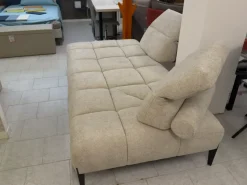 Divano design tessuto Skyline di Calia con sconto del - 34%