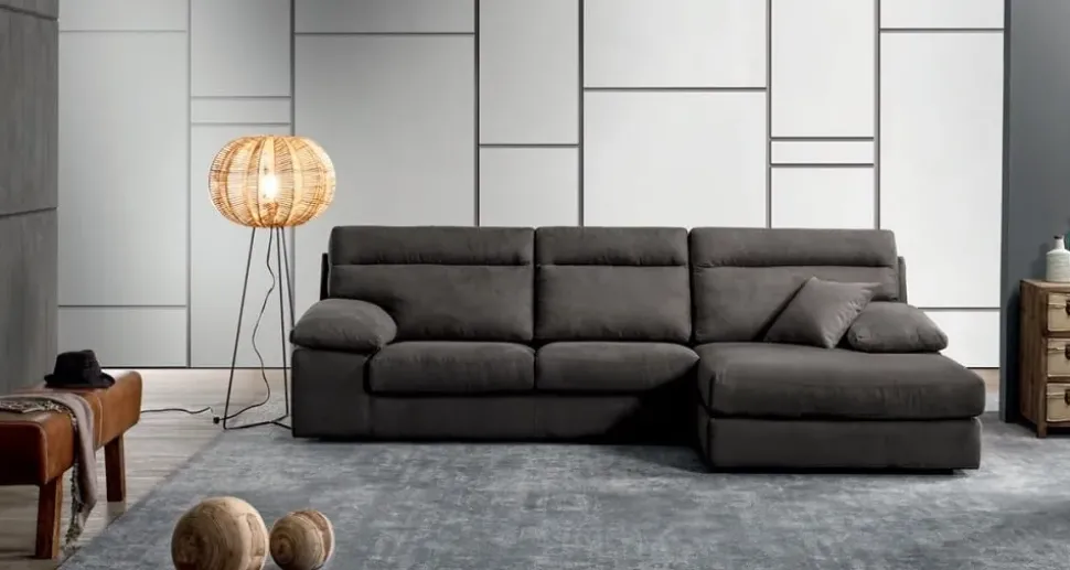 Divano Divano mod.glamour con penisola rivestito in tessuto scontato del 50% Excò: con uno SCONTO ESCLUSIVO del 50%