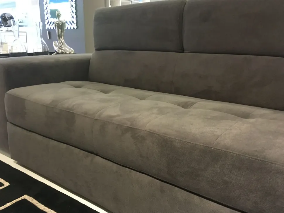 Divano Douglas in Tessuto sfoderabile di Collezione esclusiva scontato 52%